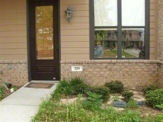Foto del edificio - Bella Vista Town Homes