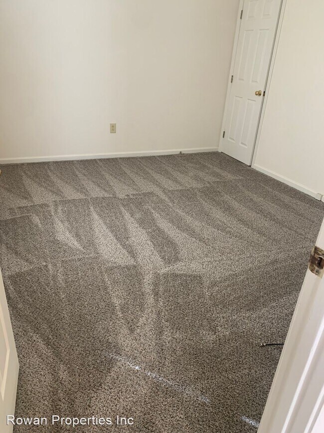 Building Photo - 3 br, 1.5 bath House - 146 Stones Throw Lane