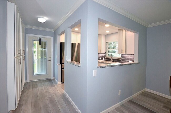 Foto del edificio - 50 Woodland Dr