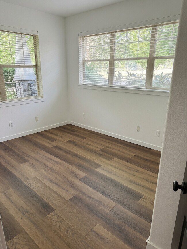 Foto del edificio - 774 NE Adwick Dr