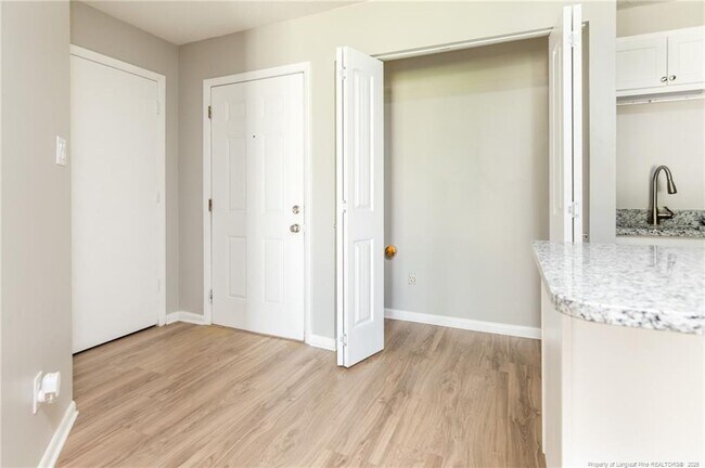 Foto del edificio - 1128 Southwood Dr