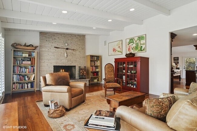 Building Photo - 1674 Bowling Green Dr