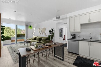 Building Photo - 11408 Sarah St