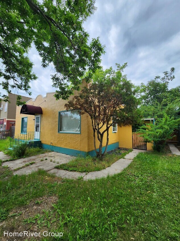 Primary Photo - 3 br, 2 bath House - 110 South Avenue E.