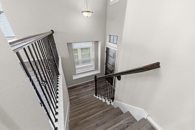 Building Photo - 16226 Rattlesnake Run Trail