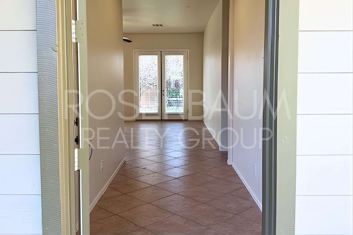 Primary Photo - Gorgeous 3-bedrooms, 2-baths home in the h...