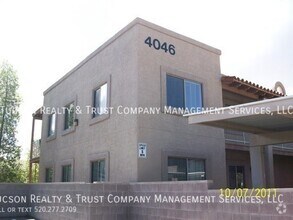Building Photo - 4046 E Fairmount St