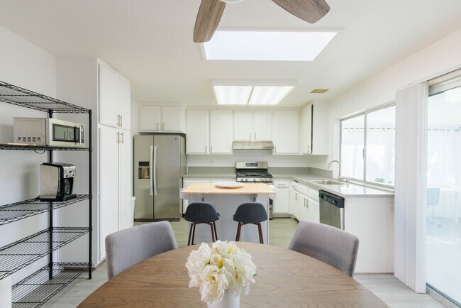Foto del edificio - 7912 Dancy Rd