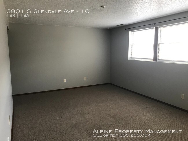 Building Photo - 3901 S Glendale Ave