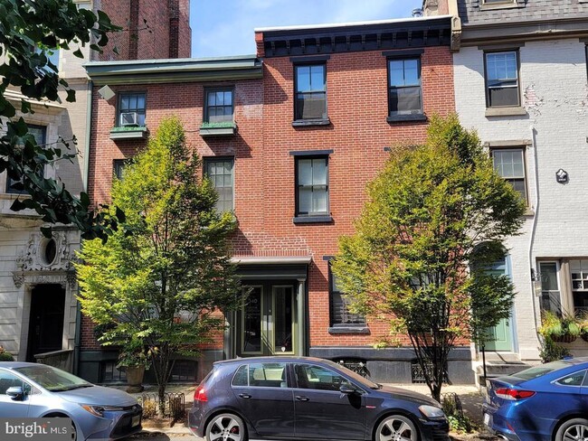 Building Photo - 338 S 16th St