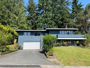 Building Photo - 2919 129th Ave NE