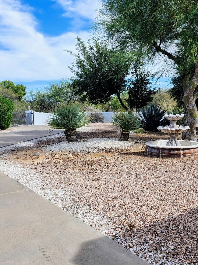 Gated Driveway - 1061 W Calle San Jose