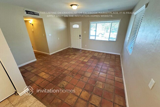 Foto del edificio - 4402 S Park Dr