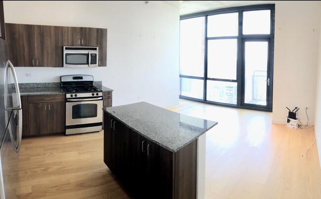 Building Photo - 235 W Van Buren St