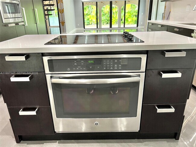 Foto del edificio - 9331 NW 48th Doral Terrace