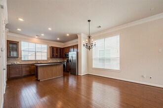 Building Photo - 3302 Clearview Cir