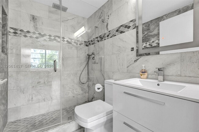 Building Photo - 1460 Ocean 305