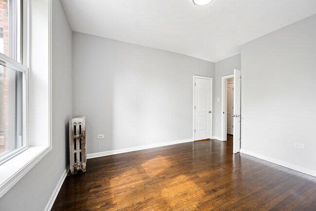 Building Photo - 7721 S Kingston Ave