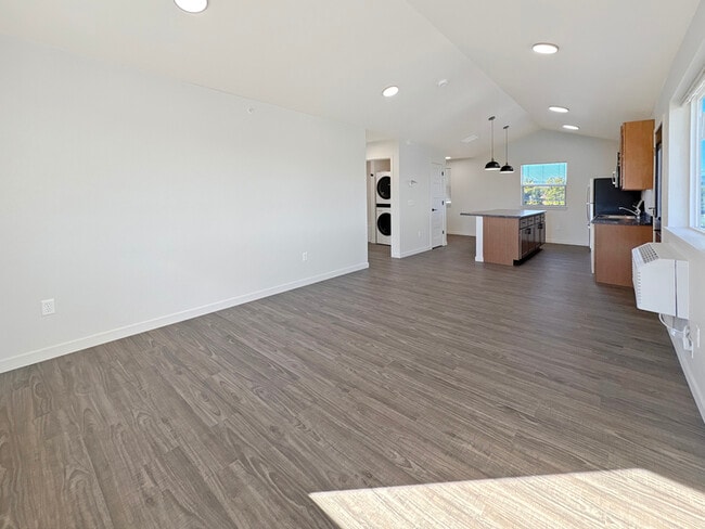 Building Photo - 735 Grant St