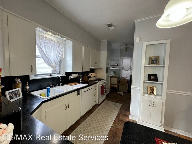 Foto del edificio - 3 br, 2 bath House - 251 Carrolton Ave.
