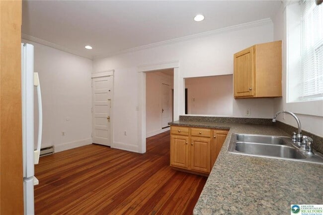 Foto del edificio - 728 E 6th St