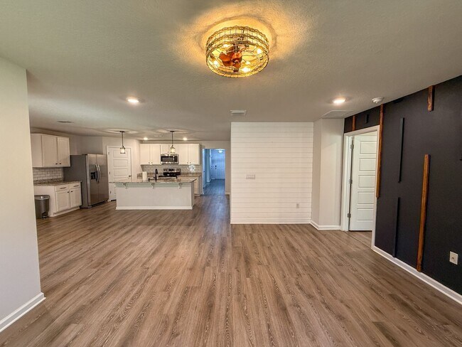 Foto del edificio - 4 Bedroom 2 Bath Home for Rent in Birch Run Subdivision! Energy Efficient Solar Panels to Help Lo...