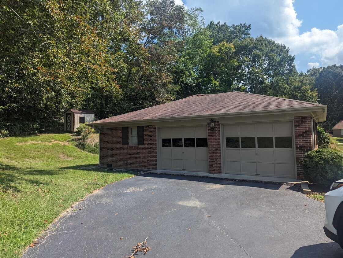 Primary Photo - 200 Cambridge Dr