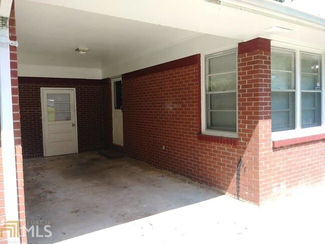Building Photo - 5911 Meadowview Rd