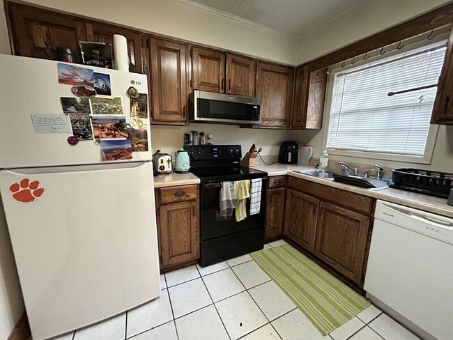 Foto del edificio - 1108 Tiger Blvd