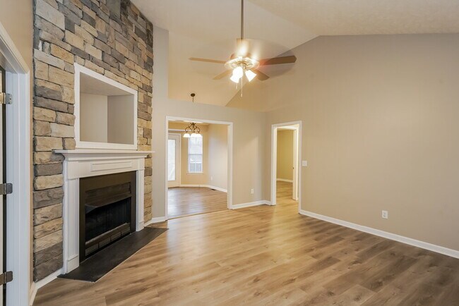 Foto del edificio - 925 Pebble Beach Cir