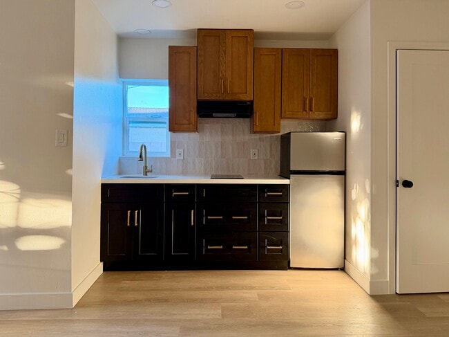 Building Photo - 714 S Philadelphia St