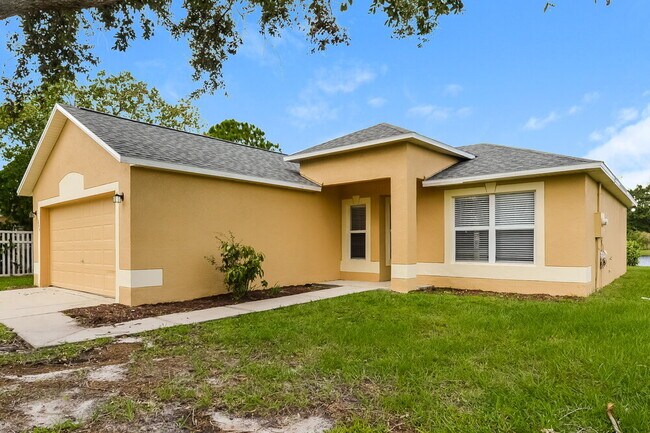Building Photo - 204 McKay Blvd