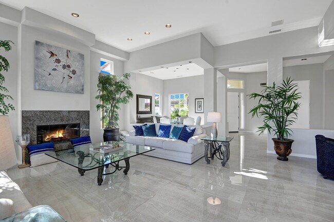 Building Photo - 336 Tomahawk Dr