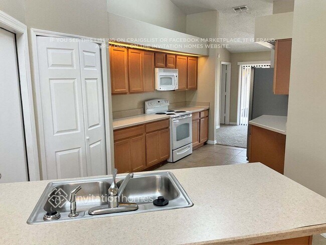 Foto del edificio - 250 Bedford Dr