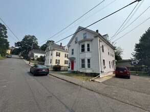 Building Photo - 9 View St