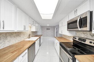 Building Photo - 14365 Lost Meadow Ln