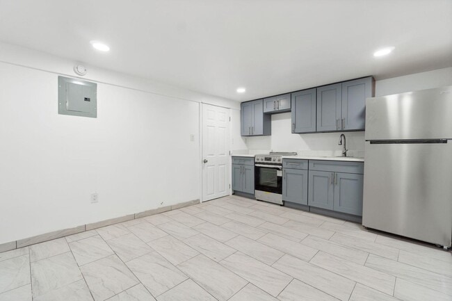 Building Photo - 130 Elmwood Ave