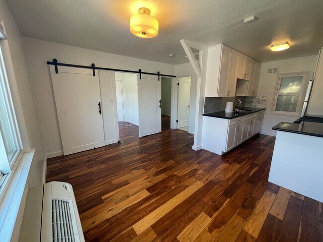 Building Photo - Updated 2 bedroom house in City Heights