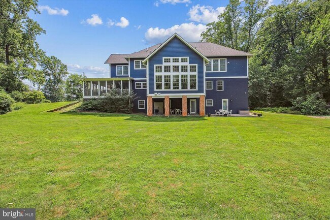 Foto del edificio - 6301 Poindexter Ln