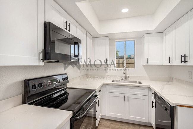 Photo - 1215 E Lemon St Apartment