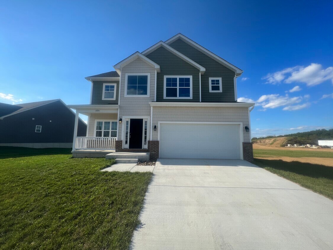 Primary Photo - 225 Lahaye Dr