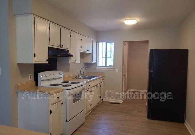 Foto del edificio - 4517 Rogers Rd