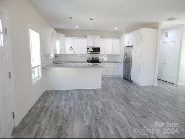 Building Photo - 5637 2nd St