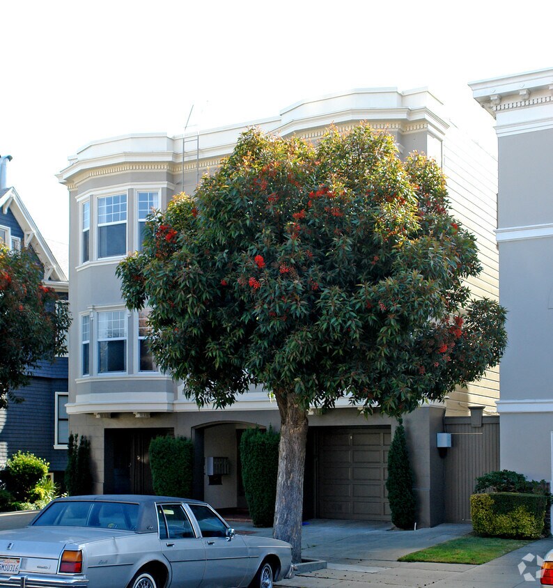 Building Photo - 140 Palm Ave