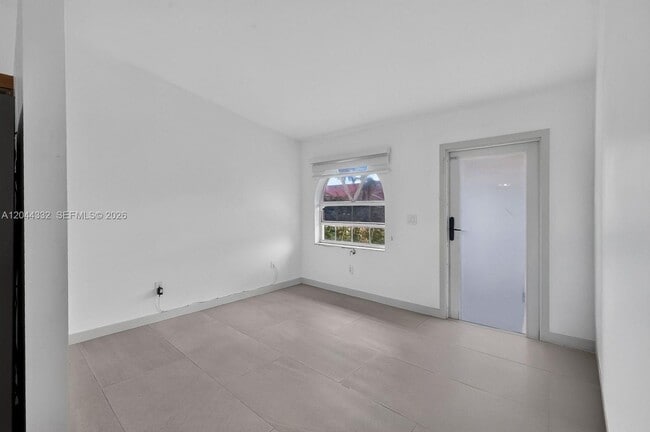 Foto del edificio - 2141 W 53rd St