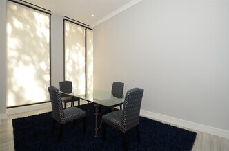 Building Photo - 5150 Hidalgo St