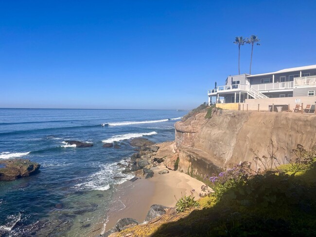 Building Photo - OCEAN EDGE , Steps from the beach ! Garage...