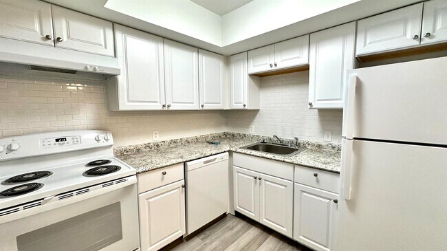 Building Photo - 3120 Collin Dr