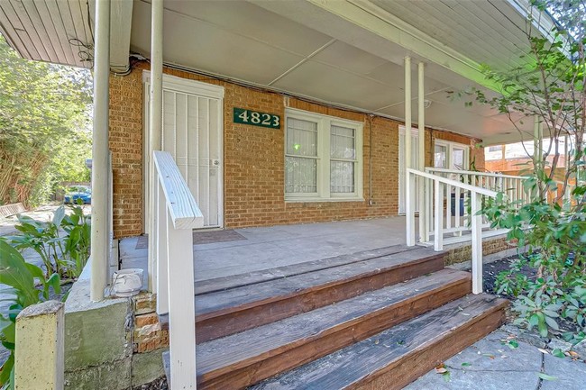 Foto del edificio - 4823 Jackson St