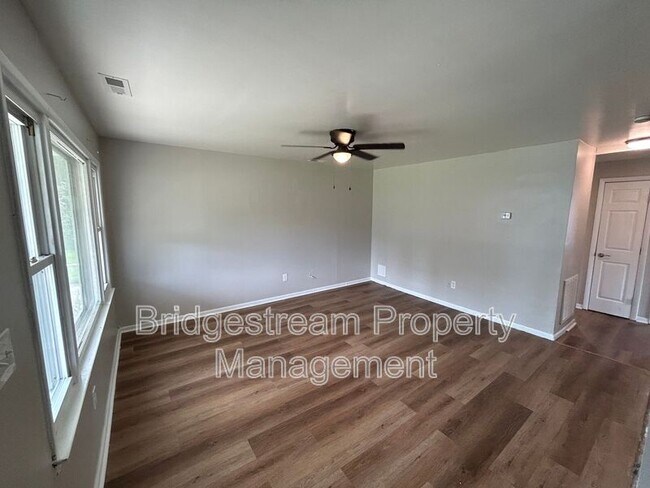 Foto del edificio - 2315 Nomad Ave